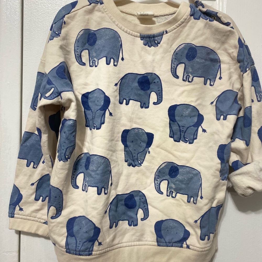 EUC H&M Cream and Blue Elephant Kids Sweatshirt 3-4 yrs